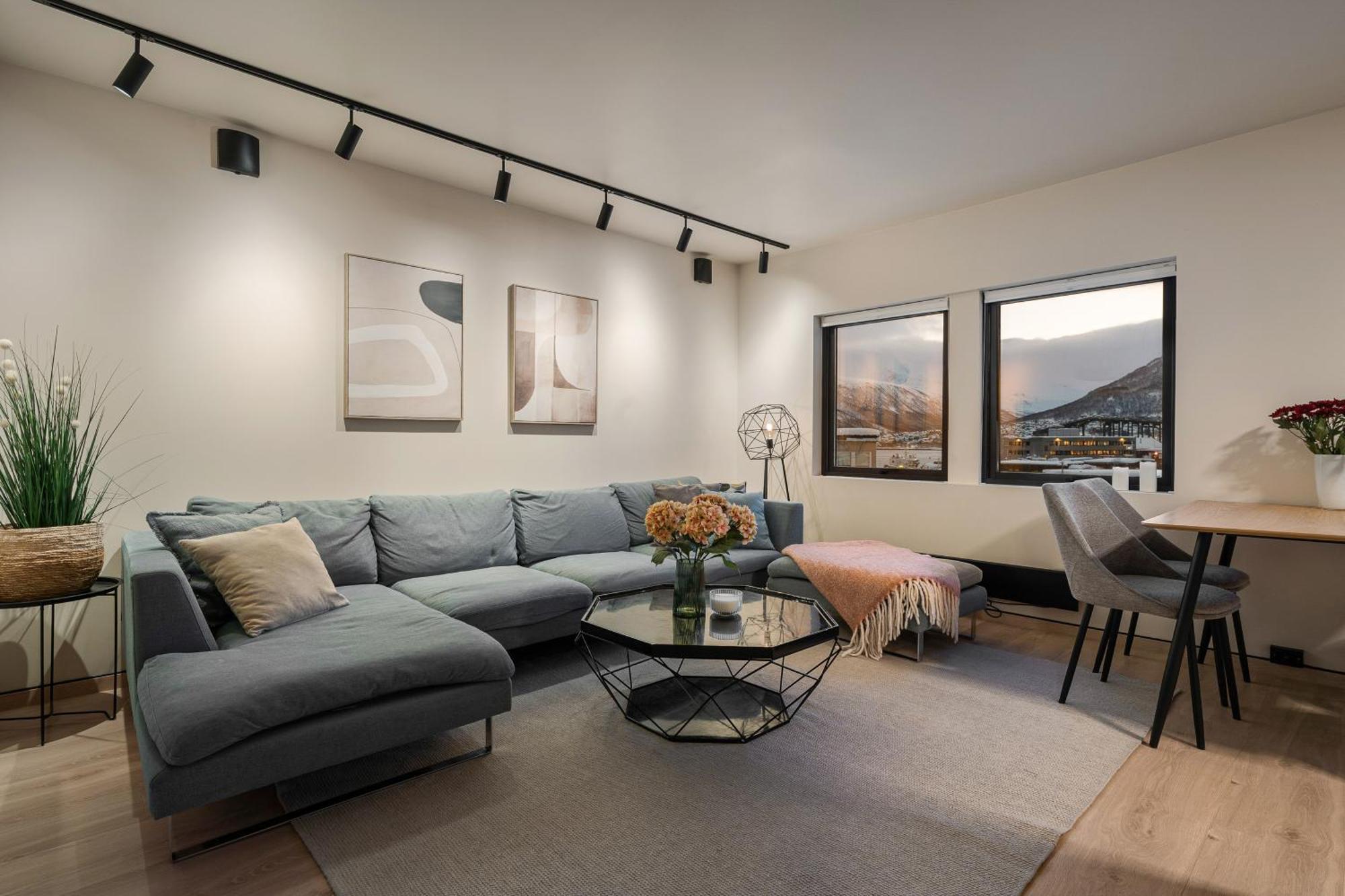 Apartment Aurora Homes - With View