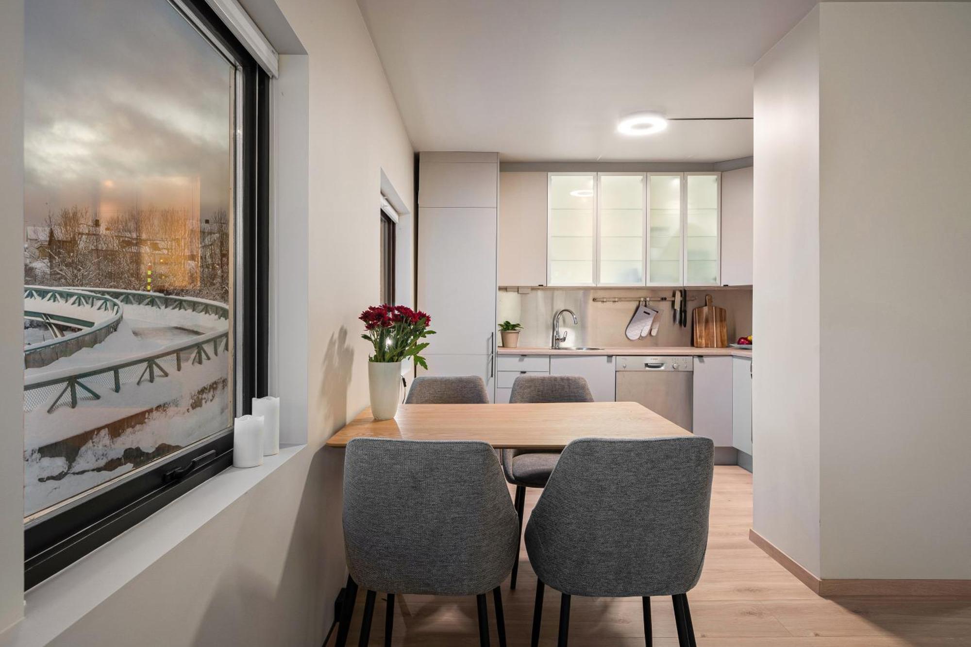 Apartment Aurora Homes - With View